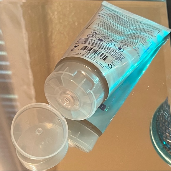 CLINICALS BY SPASCRIPTIONS DETOXIFYING FACIAL SCRUB WITH AHAS, BHAS & RETINOL - Picture 4 of 9